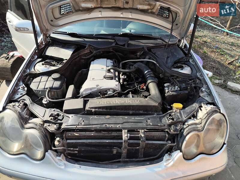 Седан Mercedes-Benz C-Class 2000 в Буче