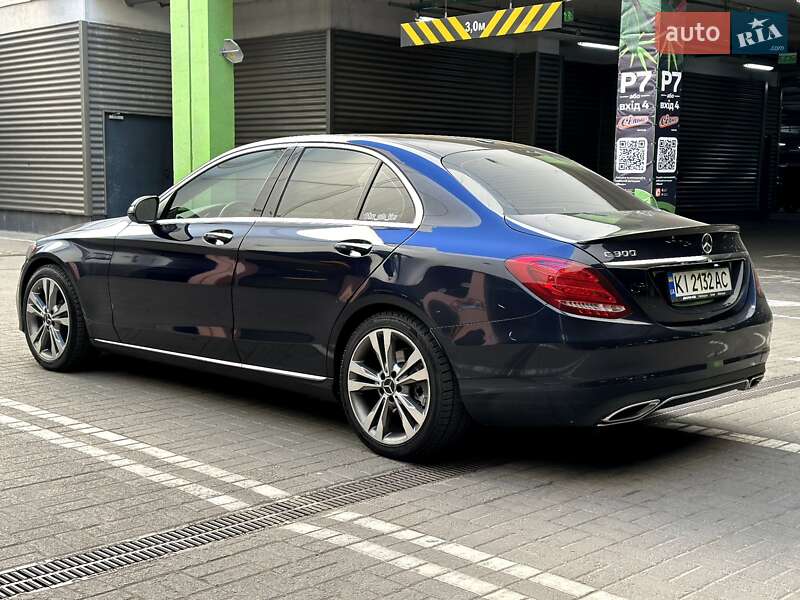 Седан Mercedes-Benz C-Class 2016 в Киеве