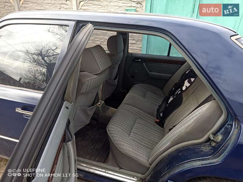 Седан Mercedes-Benz C-Class 1991 в Киеве фото 5 Седан Mercedes-Benz C-Class 1991 в Киеве