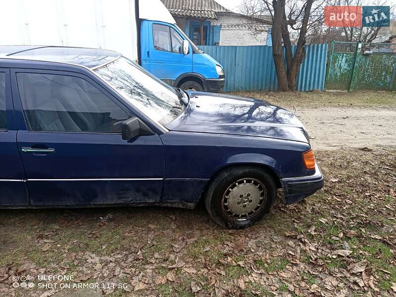 Седан Mercedes-Benz C-Class 1991 в Киеве фото 8 Седан Mercedes-Benz C-Class 1991 в Киеве