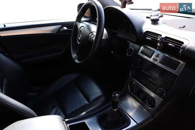 Универсал Mercedes-Benz C-Class 2004 в Ивано-Франковске