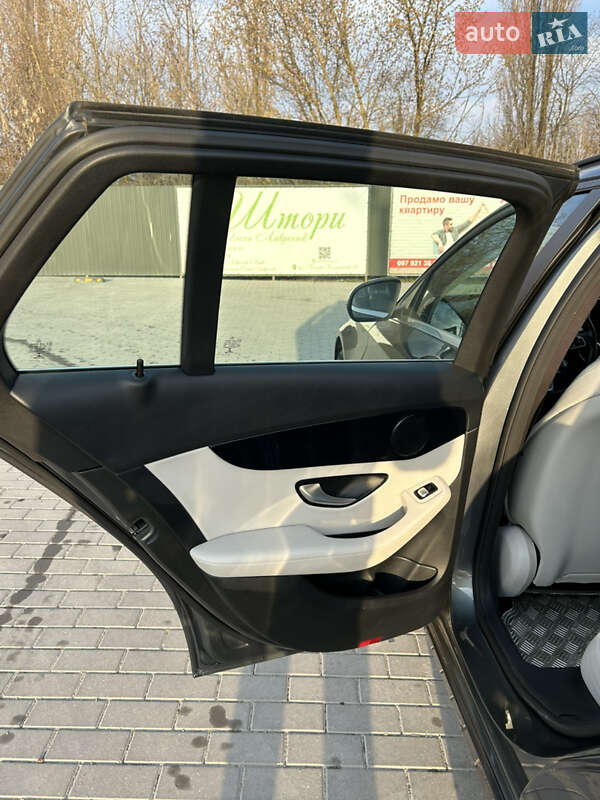 Універсал Mercedes-Benz C-Class 2016 в Кам'янець-Подільському
