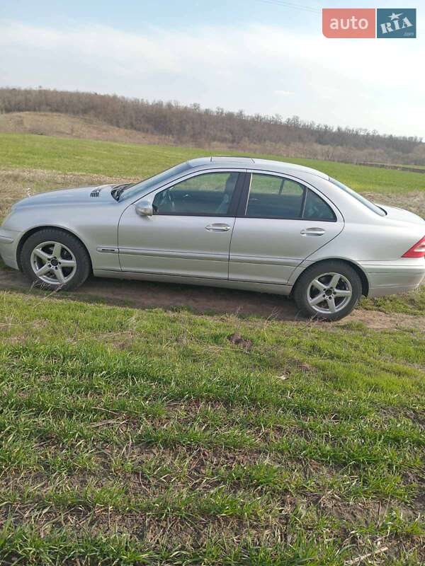 Седан Mercedes-Benz C-Class 2002 в Кропивницькому