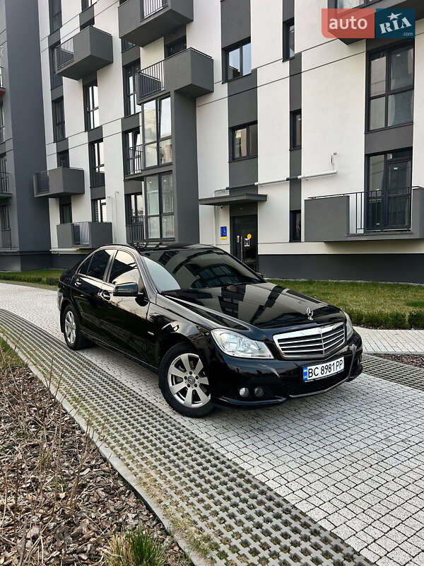 Седан Mercedes-Benz C-Class 2011 в Львові