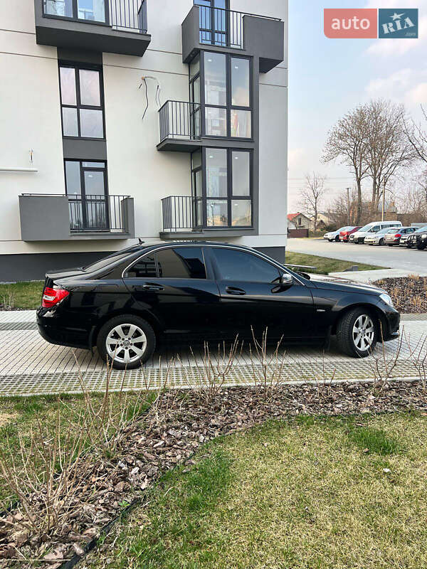 Седан Mercedes-Benz C-Class 2011 в Львові