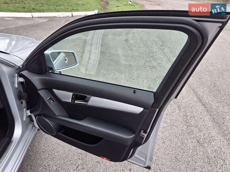 Универсал Mercedes-Benz C-Class 2009 в Лубнах