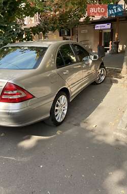 Седан Mercedes-Benz C-Class 2006 в 