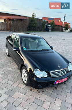 Седан Mercedes-Benz C-Class 2005 в 