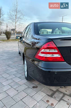 Седан Mercedes-Benz C-Class 2005 в 