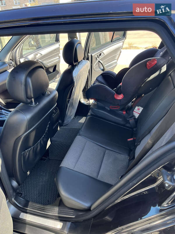 Универсал Mercedes-Benz C-Class 2007 в Чернигове