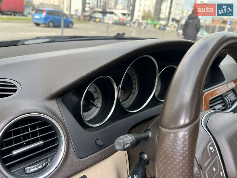 Седан Mercedes-Benz C-Class 2012 в Киеве