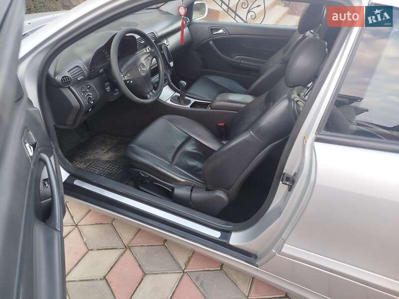 Купе Mercedes-Benz C-Class 2002 в Чернівцях