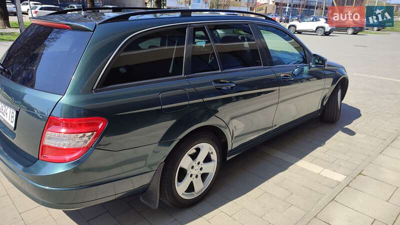 Универсал Mercedes-Benz C-Class 2010 в Ужгороде