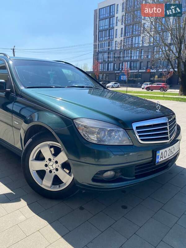 Универсал Mercedes-Benz C-Class 2010 в Ужгороде