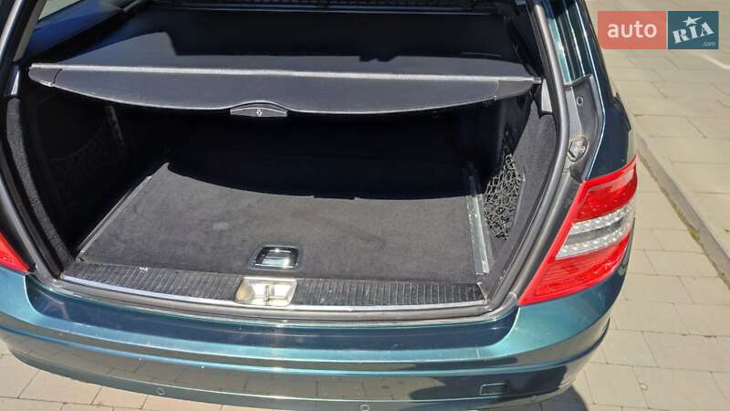 Универсал Mercedes-Benz C-Class 2010 в Ужгороде