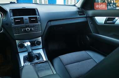 Універсал Mercedes-Benz C-Class 2011 в 