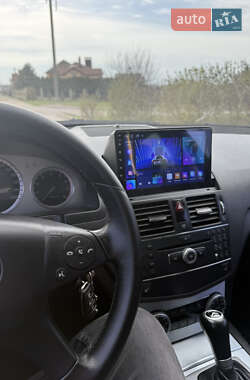 Седан Mercedes-Benz C-Class 2009 в 