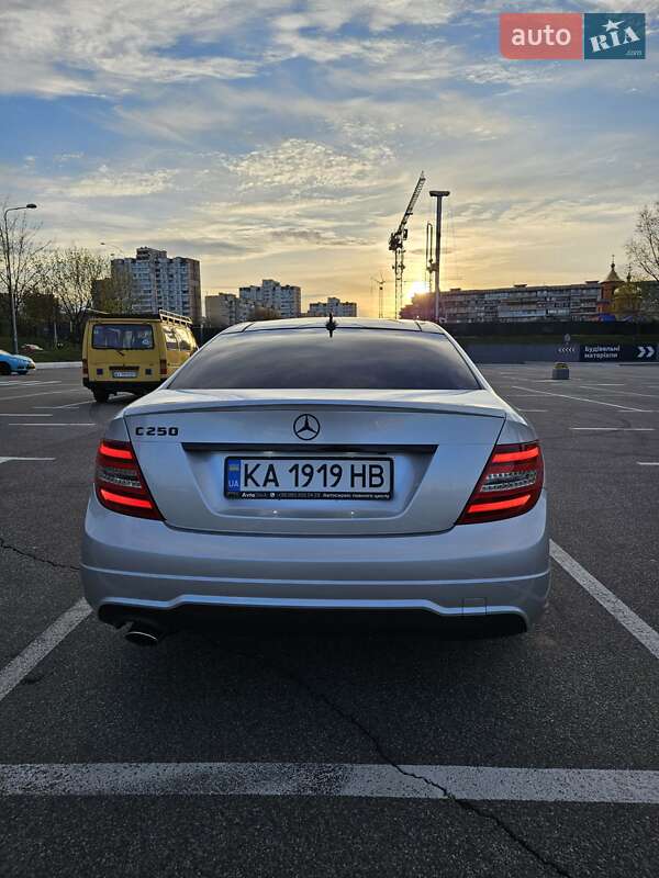 Купе Mercedes-Benz C-Class 2013 в Києві