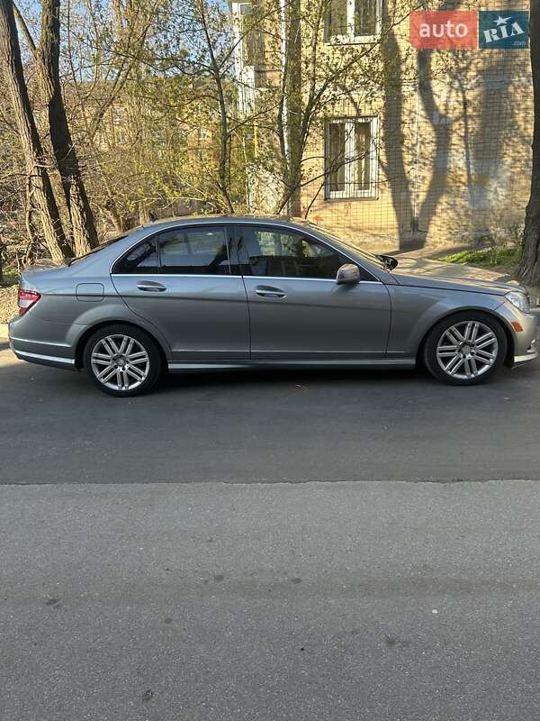 Седан Mercedes-Benz C-Class 2011 в Киеве