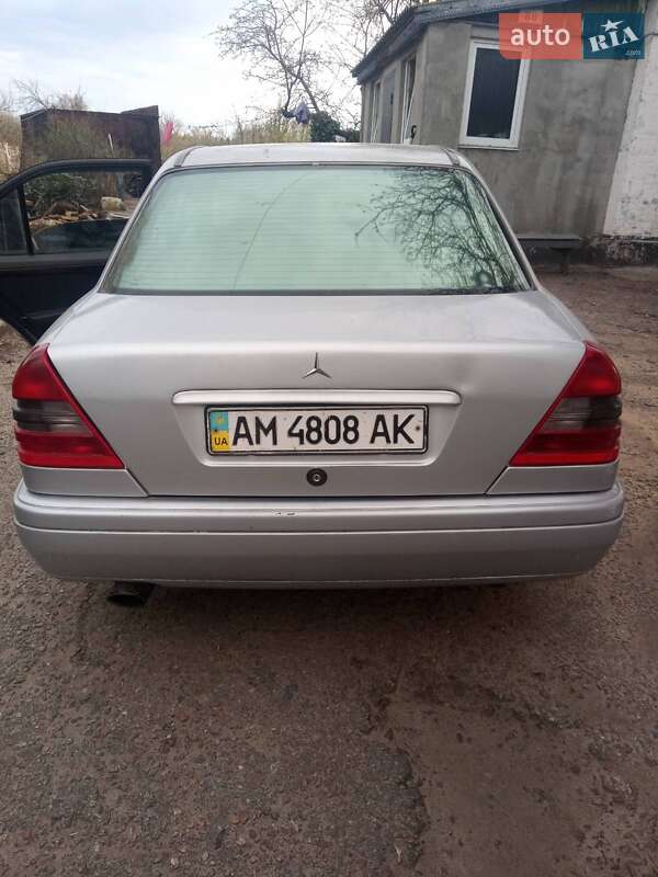 Седан Mercedes-Benz C-Class 1997 в Борисполе