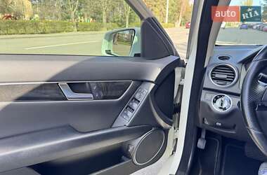 Седан Mercedes-Benz C-Class 2011 в 