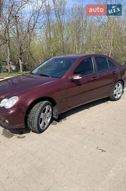 Седан Mercedes-Benz C-Class 2006 в Черновцах