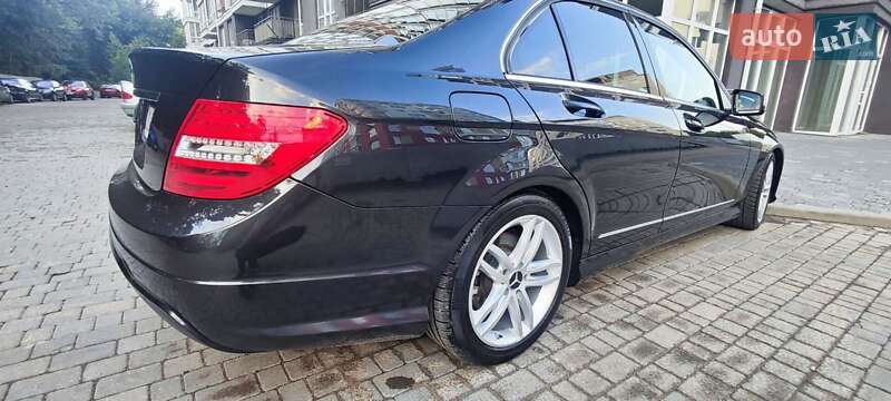 Седан Mercedes-Benz C-Class 2013 в Львове