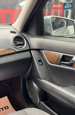 Універсал Mercedes-Benz C-Class 2012 в 