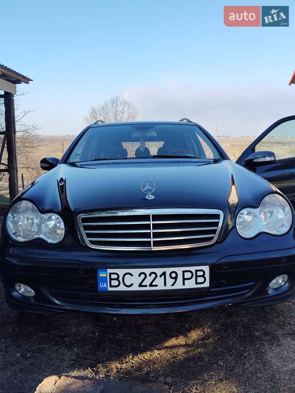 Mercedes-Benz C-Class 2004