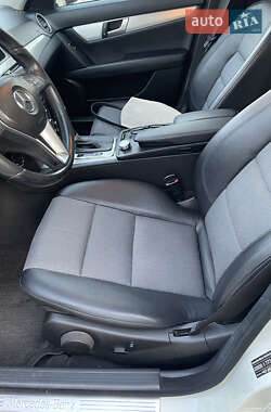 Универсал Mercedes-Benz C-Class 2011 в 