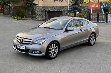 Купе Mercedes-Benz C-Class 2011 в 