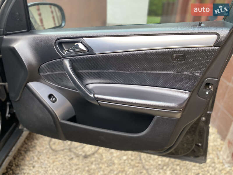 Универсал Mercedes-Benz C-Class 2004 в Львове