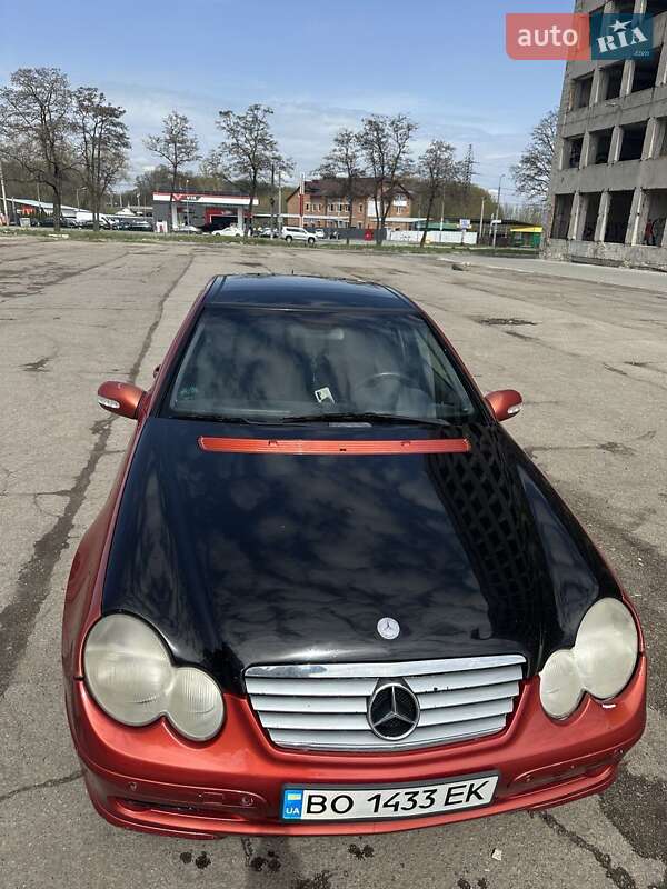 Купе Mercedes-Benz C-Class 2002 в Тернополі