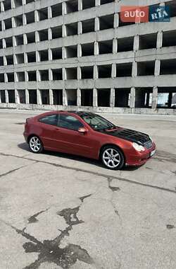 Купе Mercedes-Benz C-Class 2002 в 