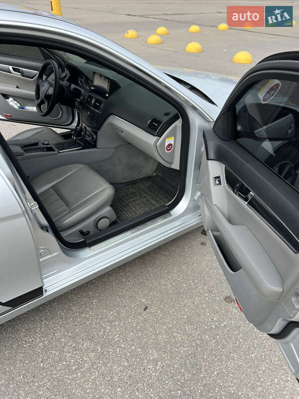 Седан Mercedes-Benz C-Class 2008 в Одессе