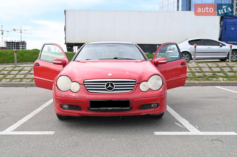 Купе Mercedes-Benz C-Class 2002 в 