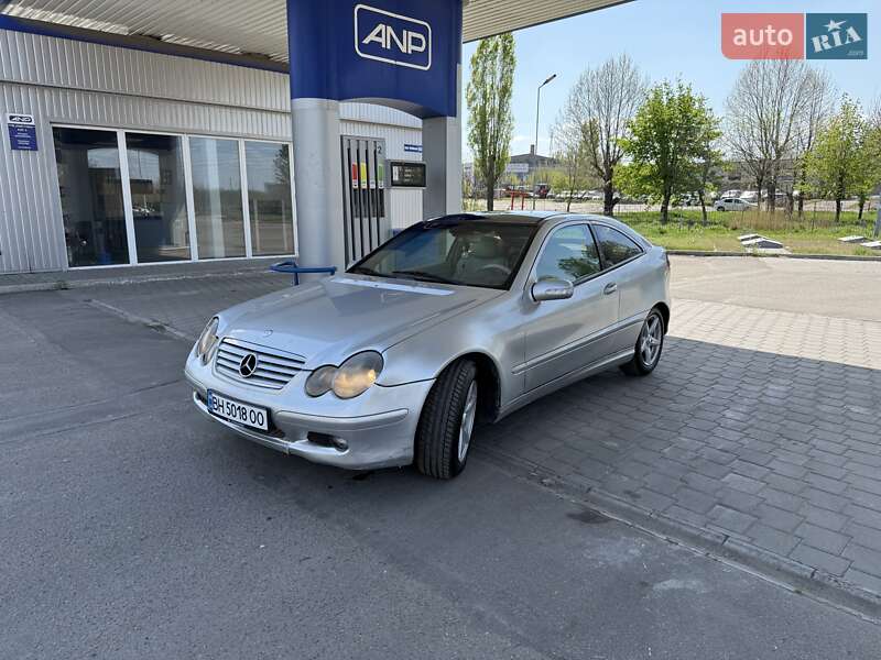 Купе Mercedes-Benz C-Class 2001 в 
