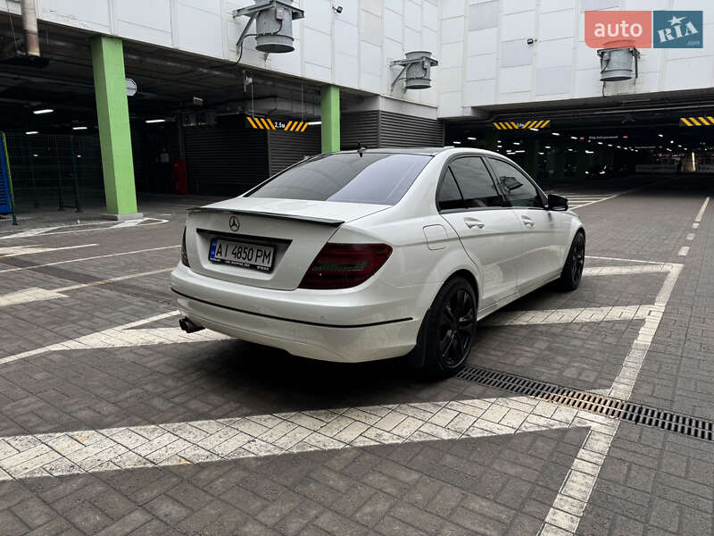 Седан Mercedes-Benz C-Class 2011 в 