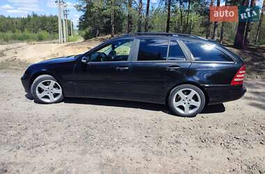 Универсал Mercedes-Benz C-Class 2004 в 