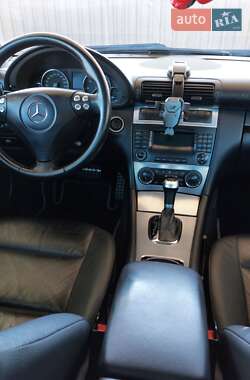 Седан Mercedes-Benz C-Class 2005 в 