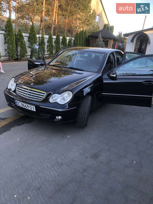 Седан Mercedes-Benz C-Class 2005 в Яворове