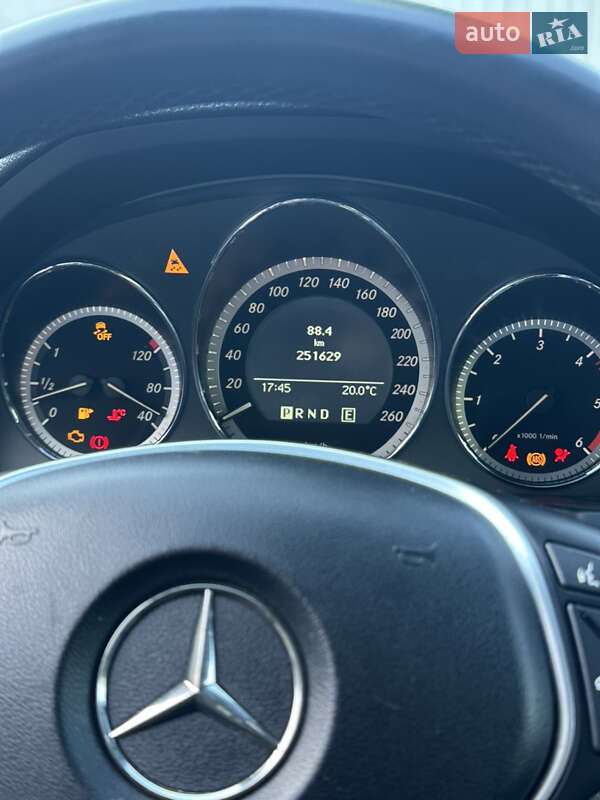 Седан Mercedes-Benz C-Class 2010 в Одессе фото 8 Седан Mercedes-Benz C-Class 2010 в Одессе