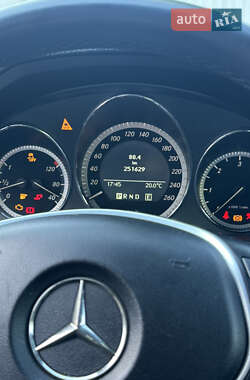 Седан Mercedes-Benz C-Class 2010 в 