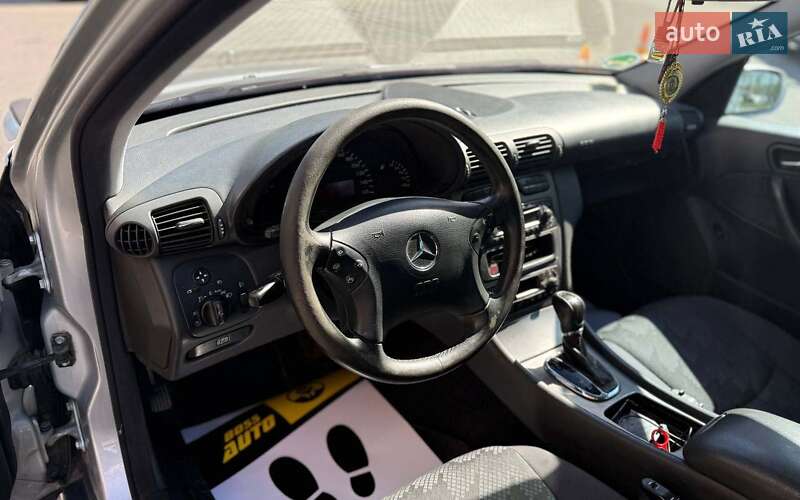 Универсал Mercedes-Benz C-Class 2004 в Черновцах