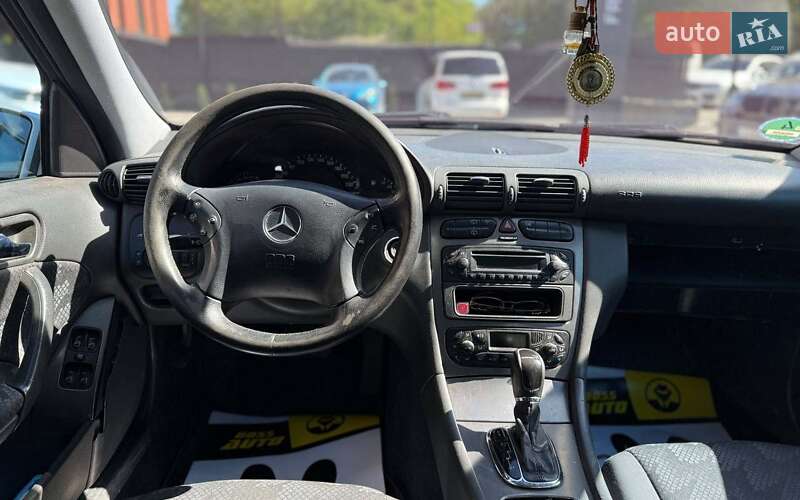 Универсал Mercedes-Benz C-Class 2004 в Черновцах