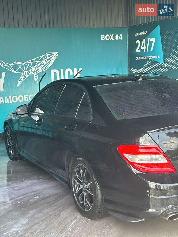 Седан Mercedes-Benz C-Class 2007 в Запорожье