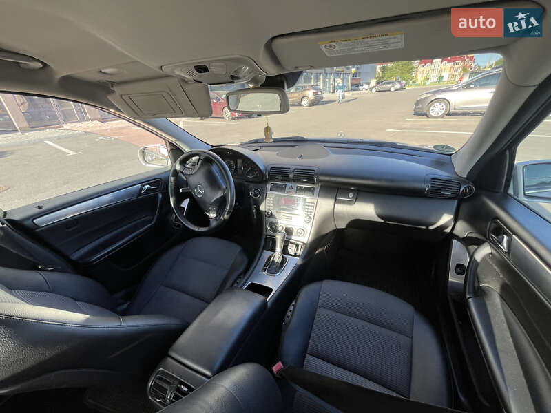 Седан Mercedes-Benz C-Class 2004 в Киеве