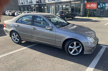 Седан Mercedes-Benz C-Class 2004 в 