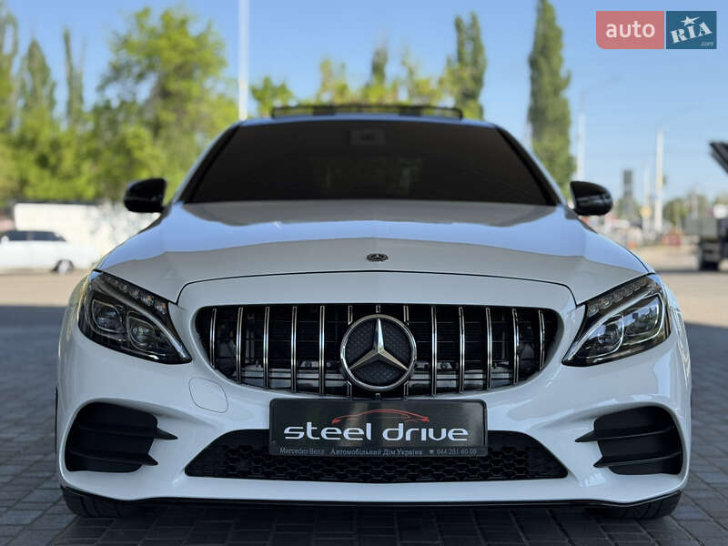 Седан Mercedes-Benz C-Class 2017 в 