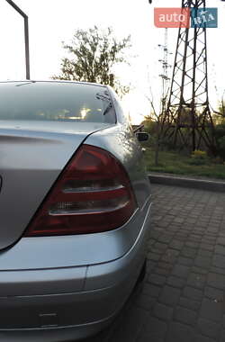 Седан Mercedes-Benz C-Class 2002 в Кривом Роге